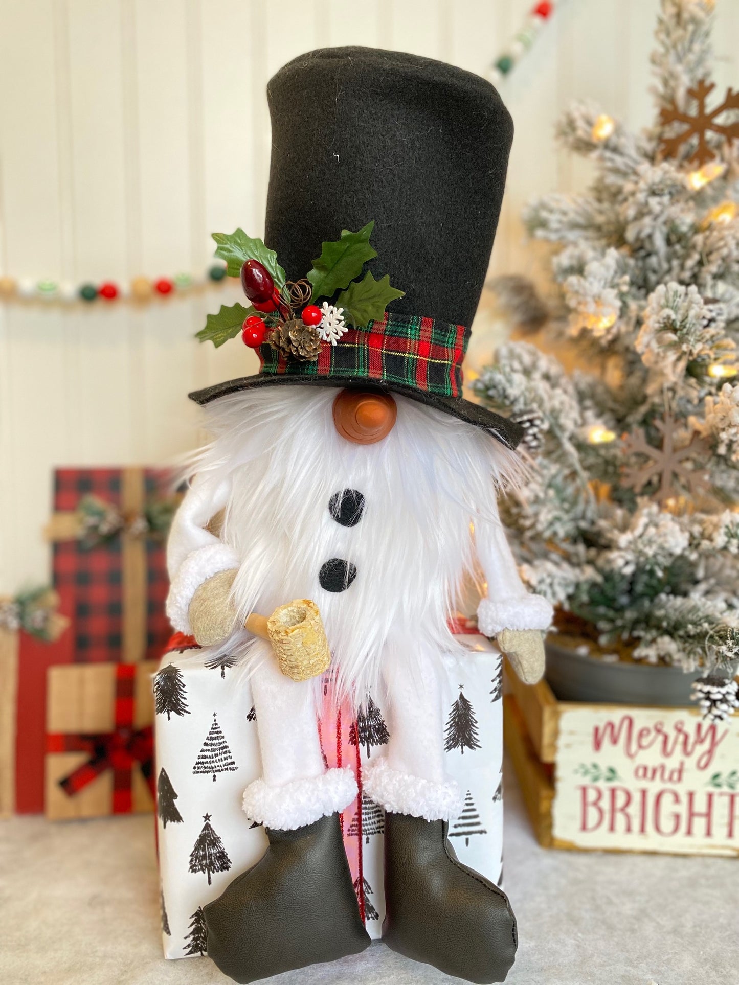 Snomey the Snowman Gnome
